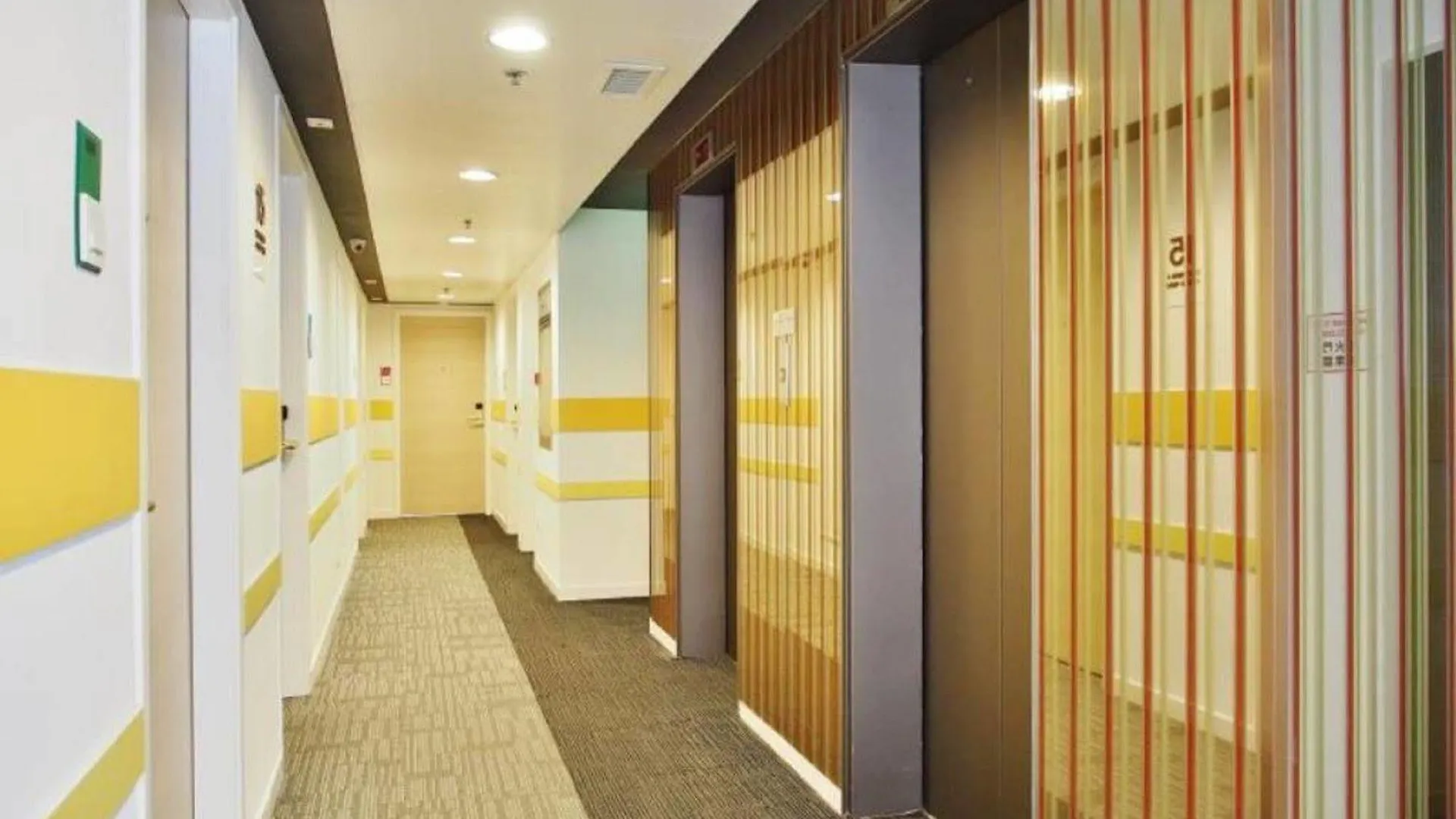 Travelodge Kowloon Hongkong Hotel